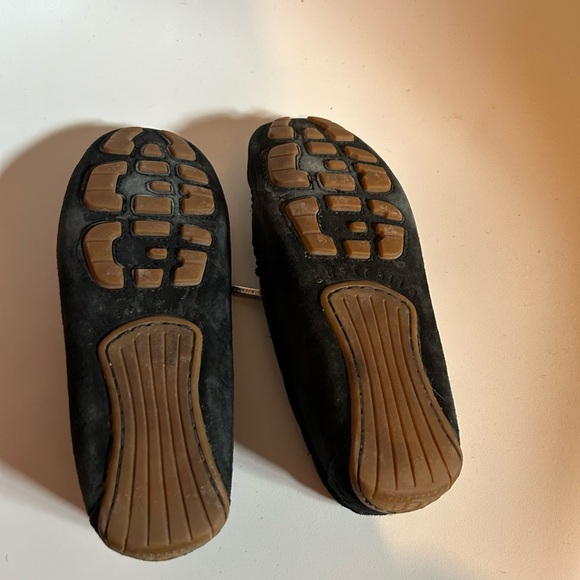 Ugg shoes - Picture 2 of 3